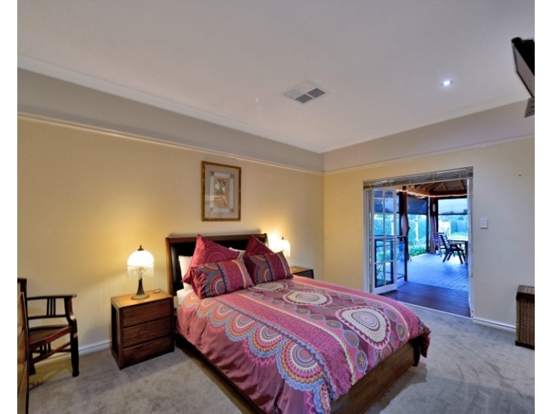 6 Ravenswood Road, Ravenswood WA 6208