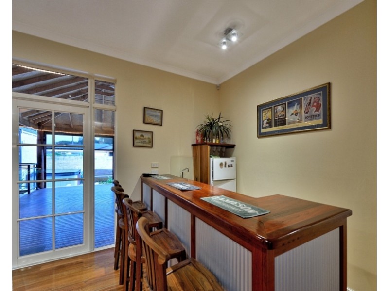 6 Ravenswood Road, Ravenswood WA 6208