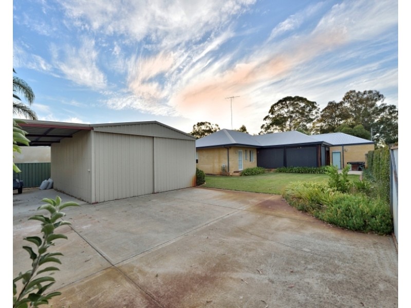 6 Ravenswood Road, Ravenswood WA 6208