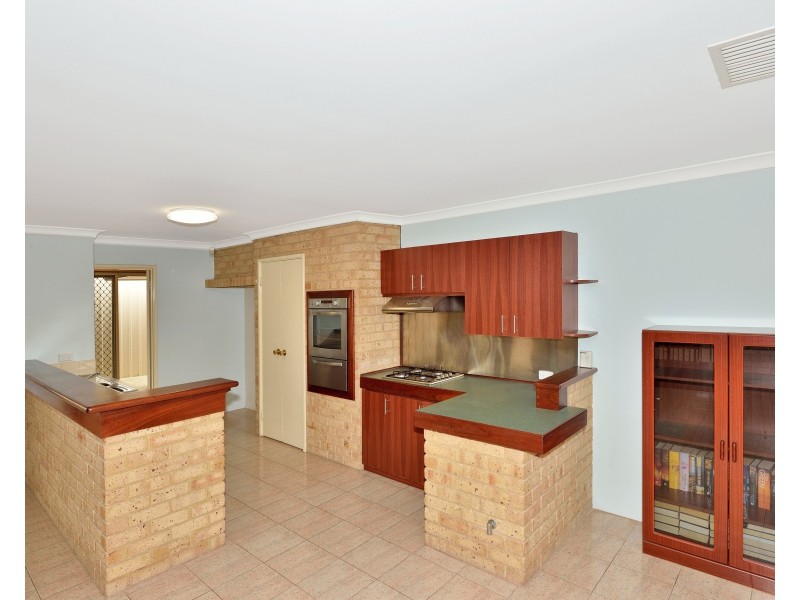6 Matlock Place, Dudley Park WA 6210