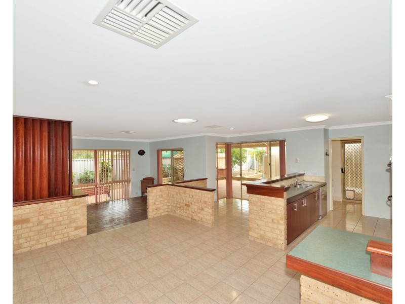 6 Matlock Place, Dudley Park WA 6210
