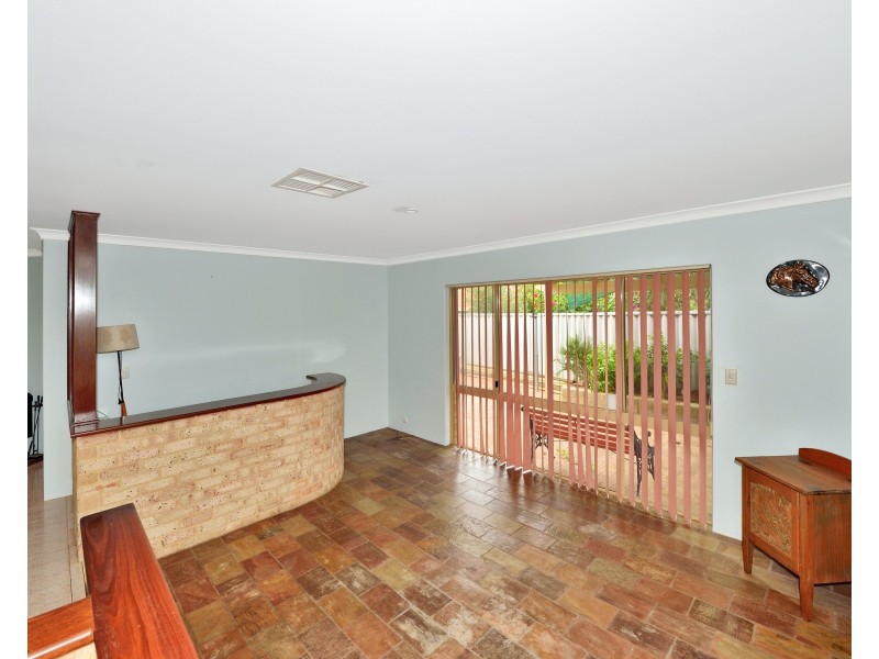 6 Matlock Place, Dudley Park WA 6210