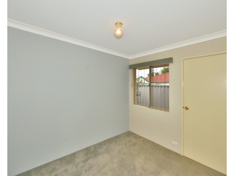 6 Matlock Place, Dudley Park WA 6210