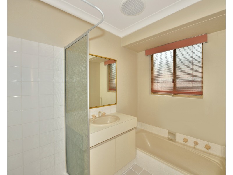 6 Matlock Place, Dudley Park WA 6210