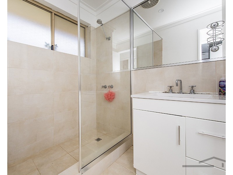 2 Warbrook Place, Coodanup WA 6210