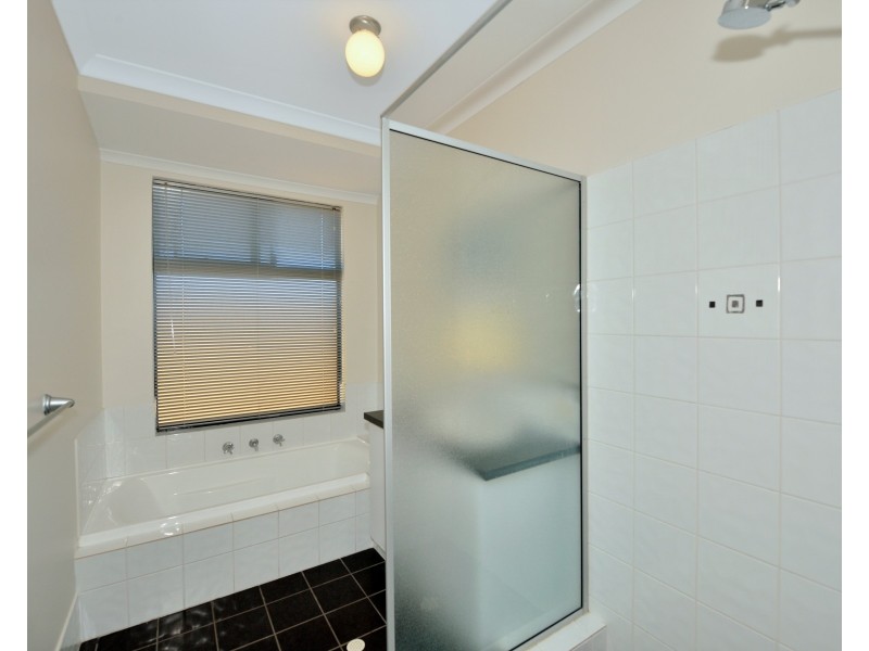 19 Rayner Promenade, Lakelands WA 6180