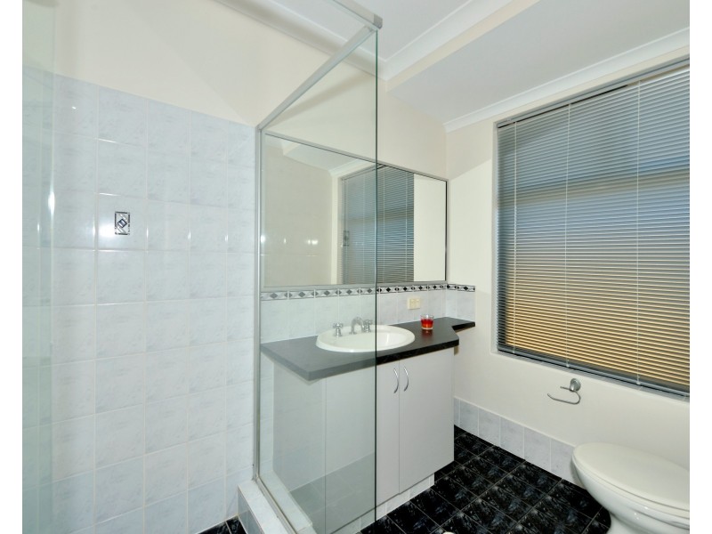 19 Rayner Promenade, Lakelands WA 6180