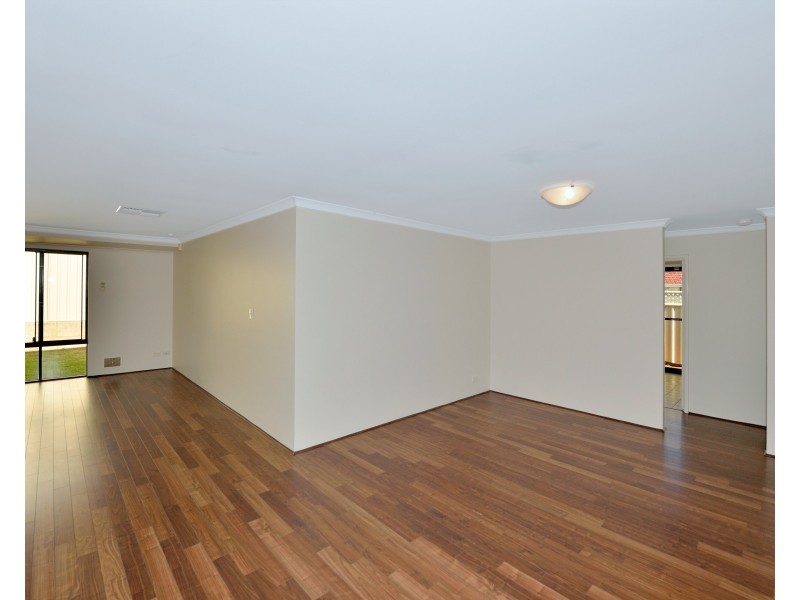 19 Rayner Promenade, Lakelands WA 6180
