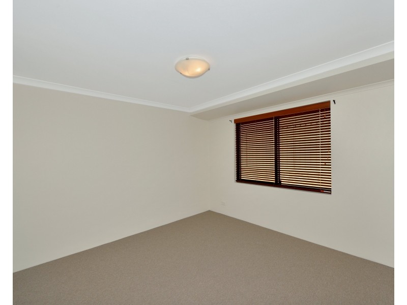 19 Rayner Promenade, Lakelands WA 6180