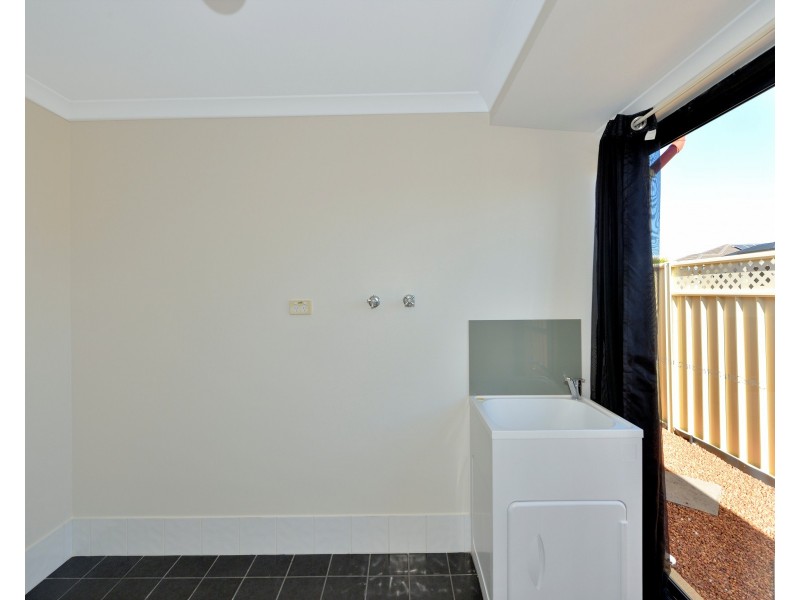 19 Rayner Promenade, Lakelands WA 6180