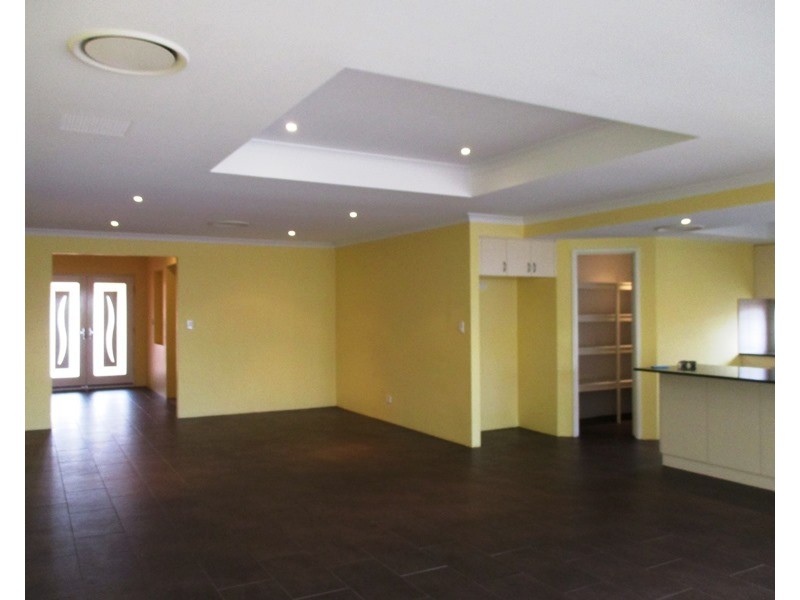26 Adriana Way, Halls Head WA 6210