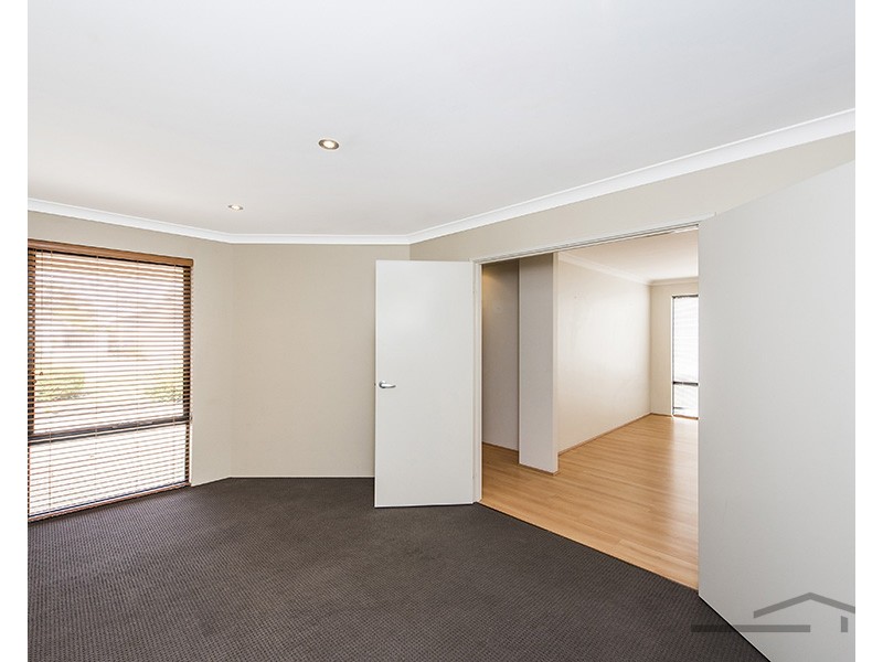 98 Hudson Drive, Dudley Park WA 6210