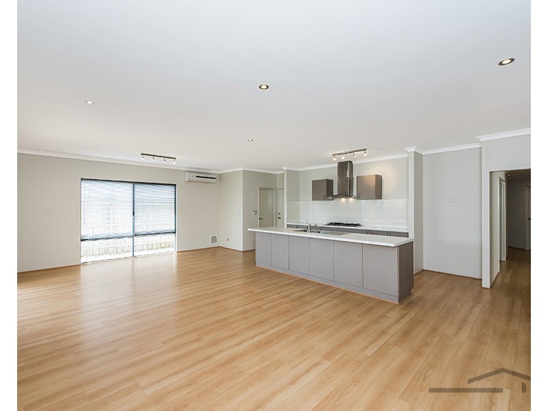 98 Hudson Drive, Dudley Park WA 6210