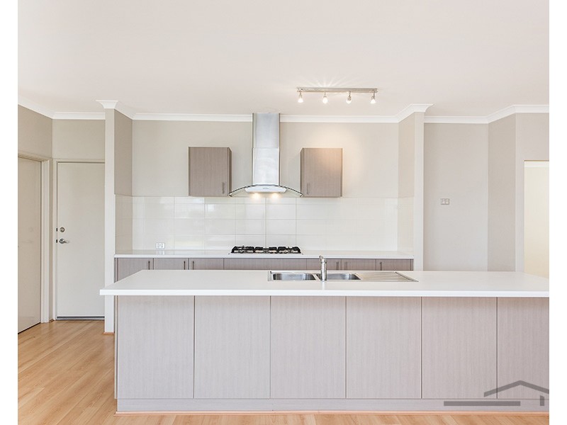 98 Hudson Drive, Dudley Park WA 6210