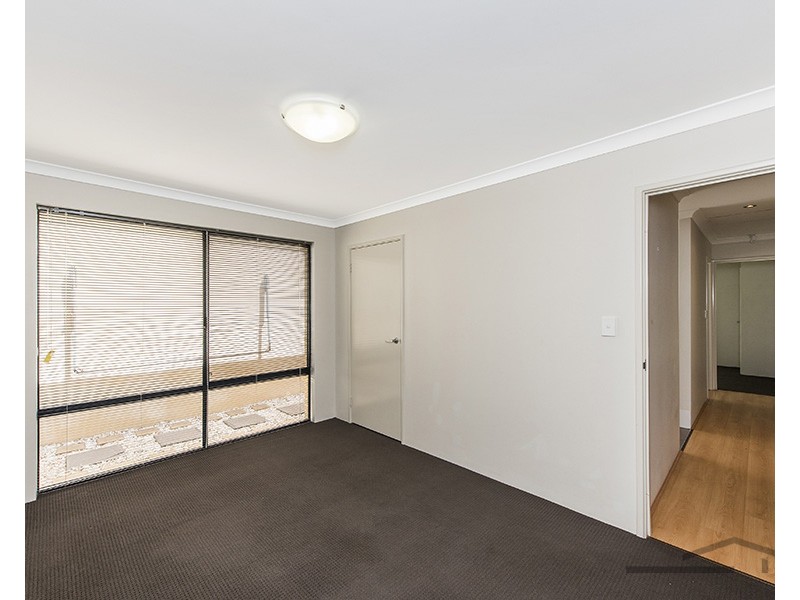 98 Hudson Drive, Dudley Park WA 6210