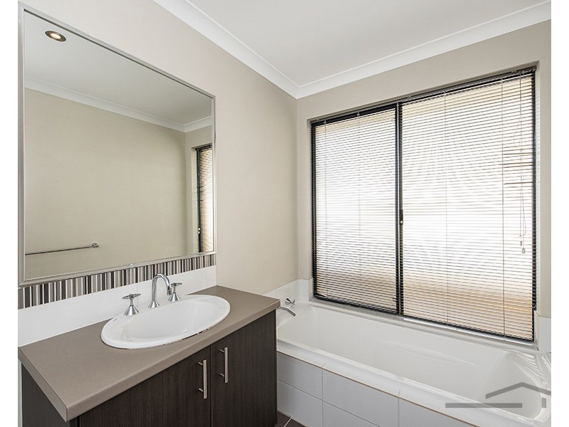 98 Hudson Drive, Dudley Park WA 6210