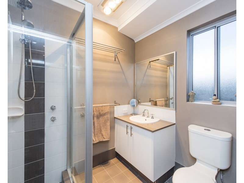 4 Indee Pass, Secret Harbour WA 6173