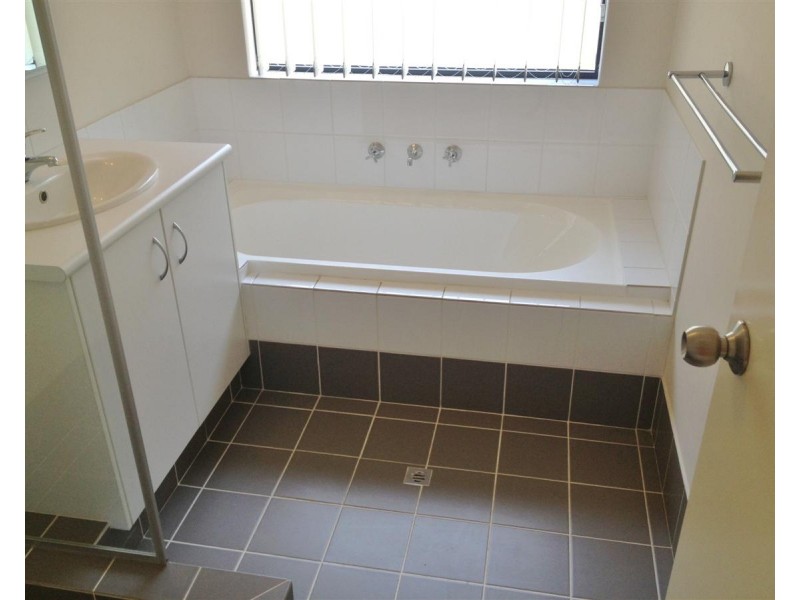 20 Menna Brace, Greenfields WA 6210