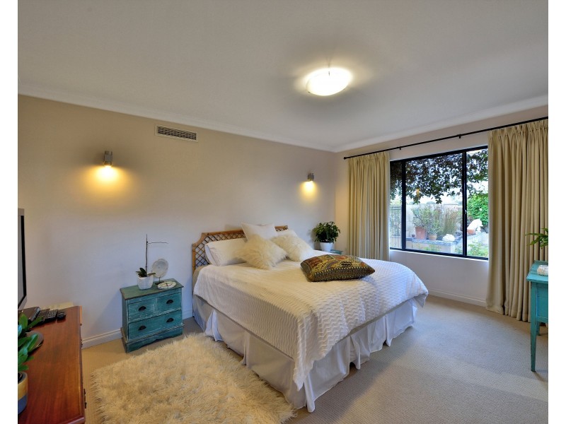 1 Storm Lane, Wannanup WA 6210