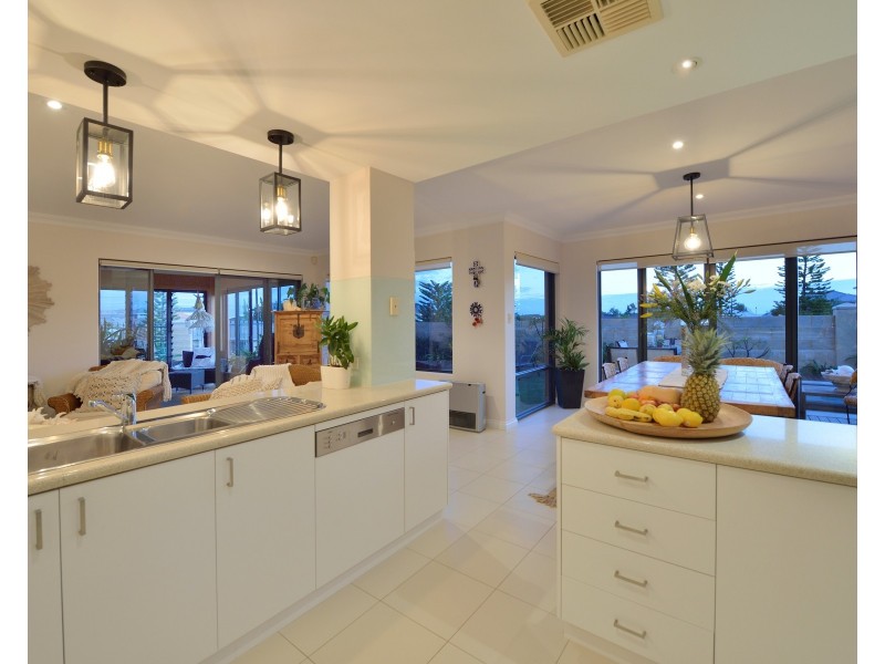 1 Storm Lane, Wannanup WA 6210