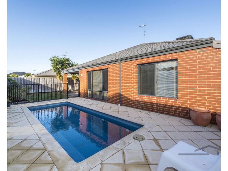 66 Carissa Turn, Halls Head WA 6210