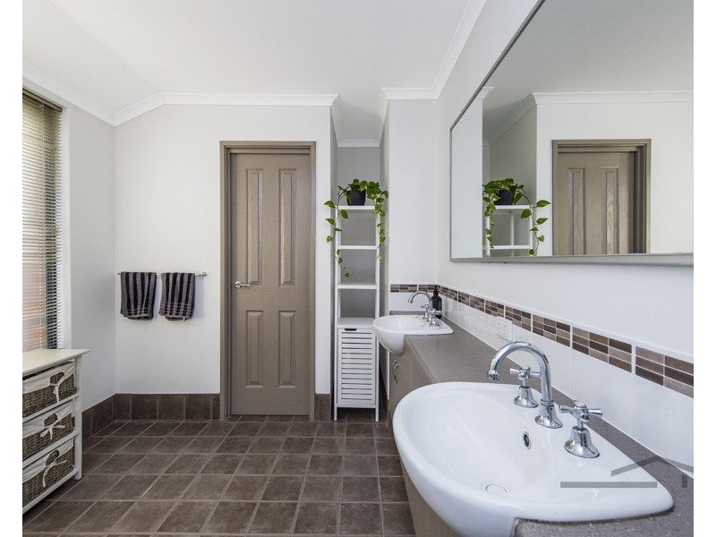 66 Carissa Turn, Halls Head WA 6210