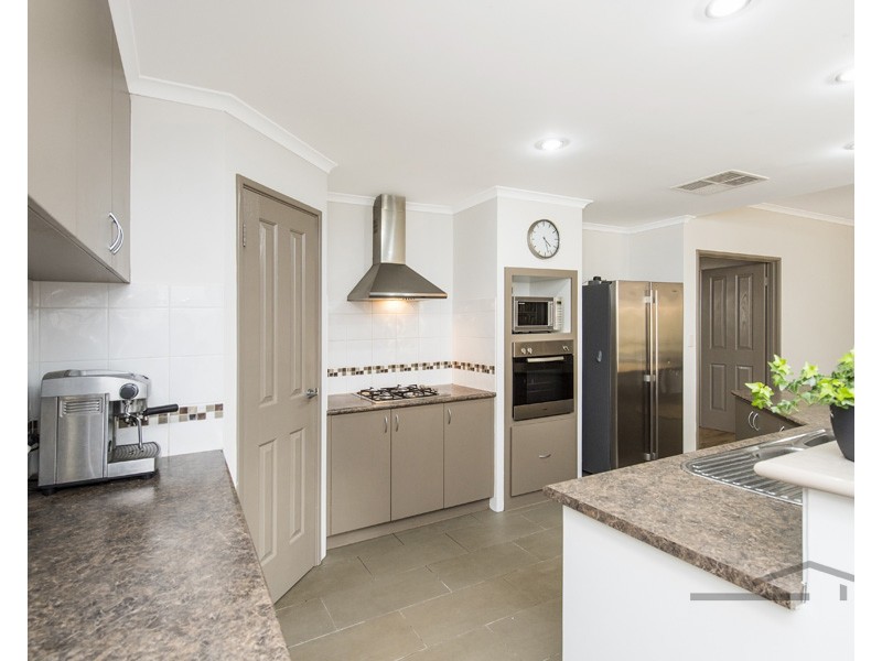 66 Carissa Turn, Halls Head WA 6210