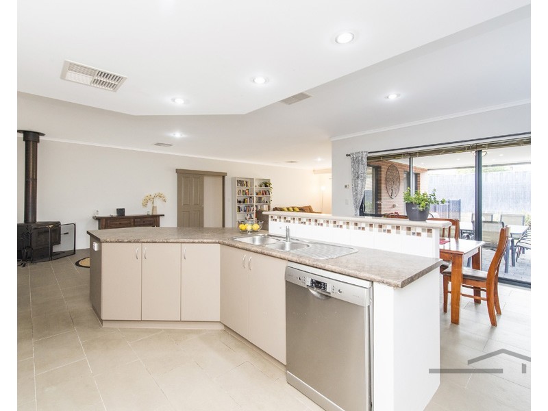 66 Carissa Turn, Halls Head WA 6210