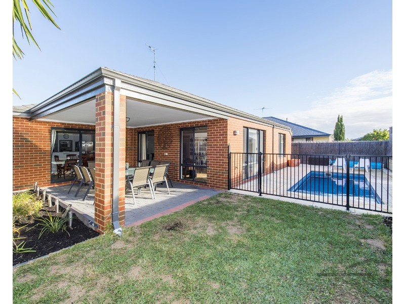66 Carissa Turn, Halls Head WA 6210