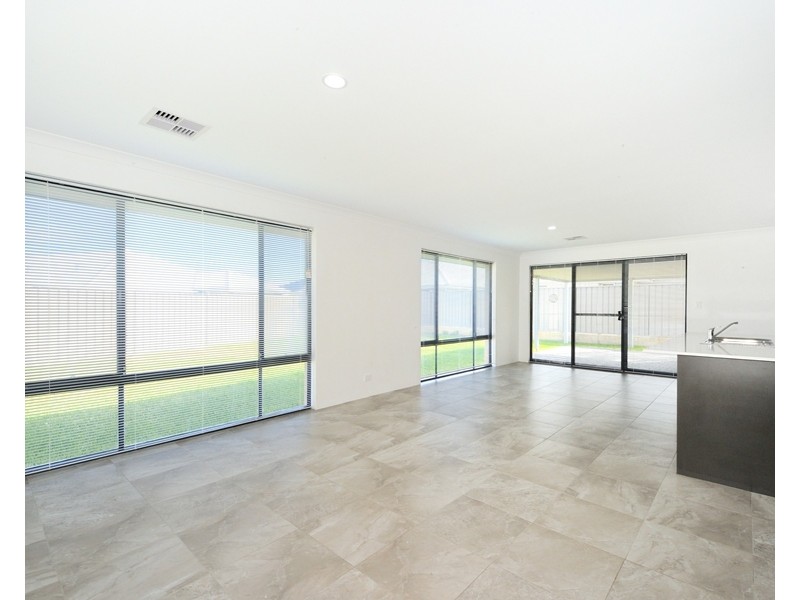 31  Tuscan Way, Karnup WA 6176