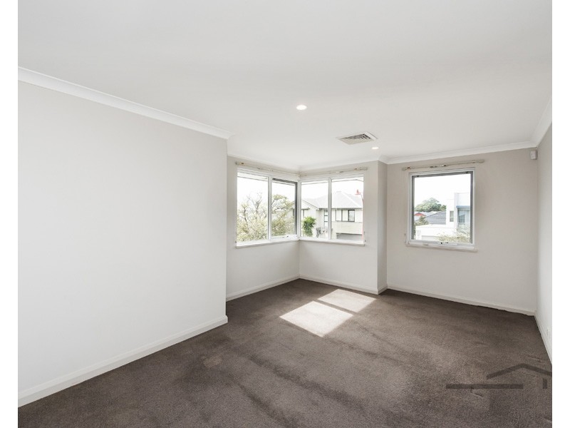 43 Middleton Loop, Meadow Springs WA 6210