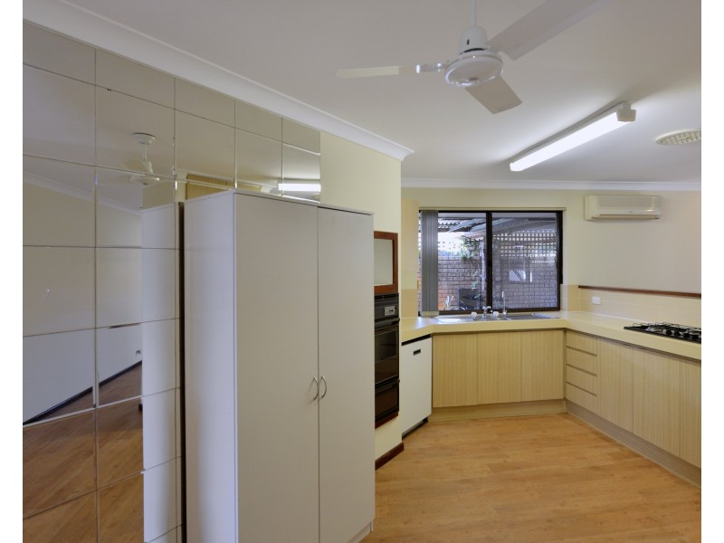 12A Rocklea Place, Silver Sands WA 6210
