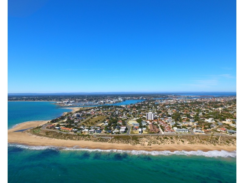 11 Oversby Street, Halls Head WA 6210