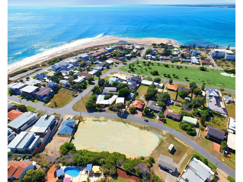 11 Oversby Street, Halls Head WA 6210