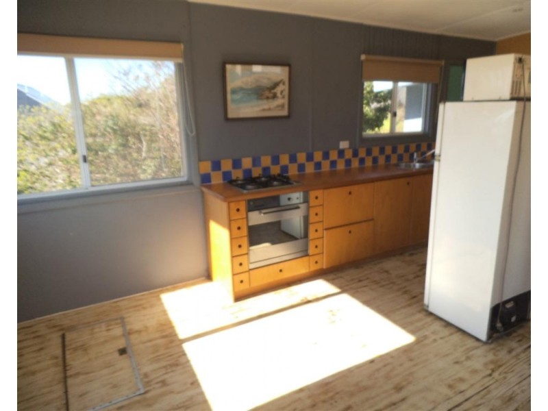 4 Lotus Street, Madora Bay WA 6210