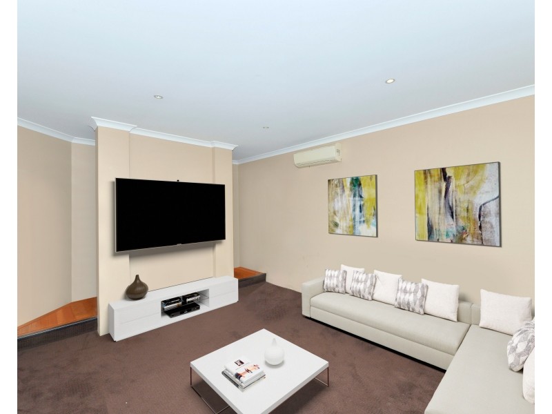 5 Lutea Road, Halls Head WA 6210