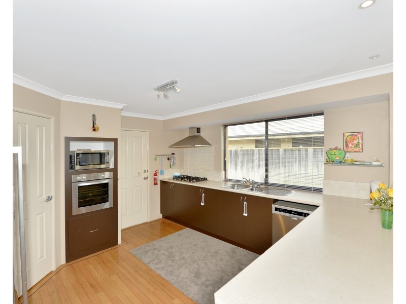 5 Lutea Road, Halls Head WA 6210