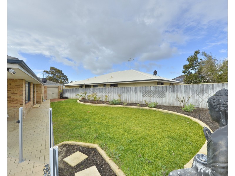 5 Lutea Road, Halls Head WA 6210
