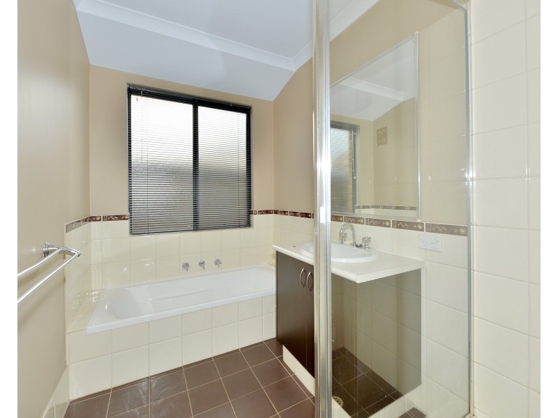 5 Lutea Road, Halls Head WA 6210