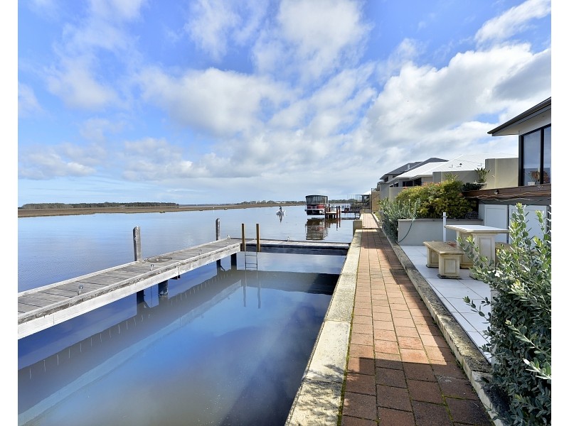 21 Katinka Retreat, Dudley Park WA 6210