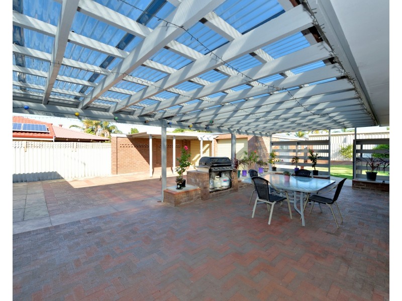 41 Peelwood Parade, Halls Head WA 6210