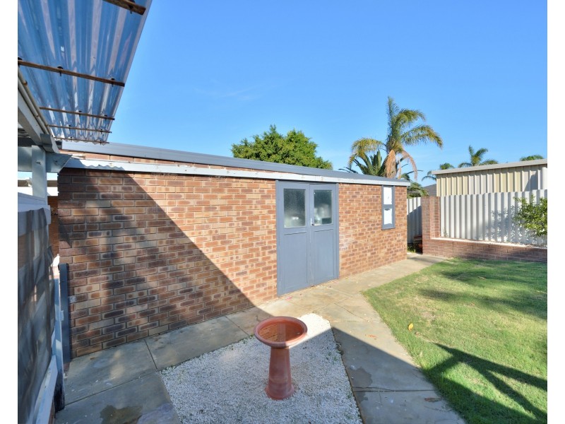 41 Peelwood Parade, Halls Head WA 6210