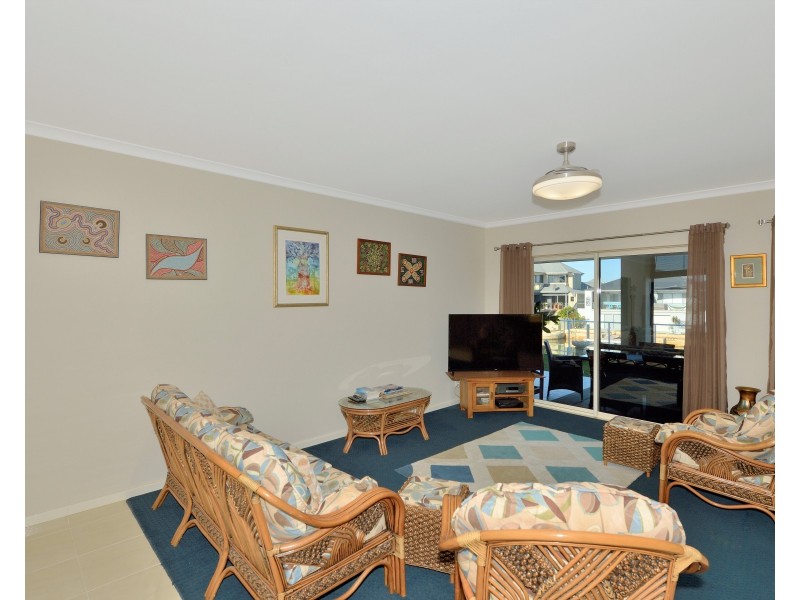 56 Sandpiper Island Retreat, Wannanup WA 6210