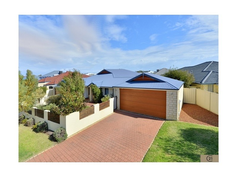 6 Royston Way, Lakelands WA 6180