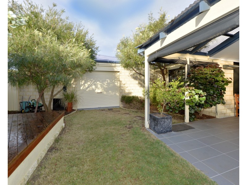 6 Royston Way, Lakelands WA 6180