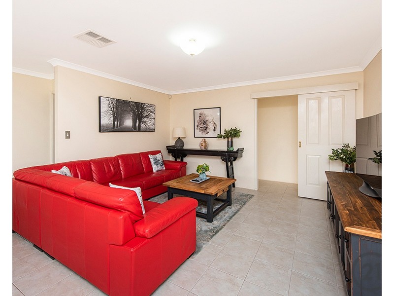 15 Bobtail Bend, Wannanup WA 6210