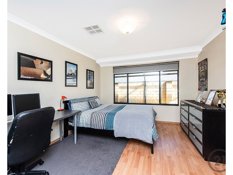 15 Bobtail Bend, Wannanup WA 6210