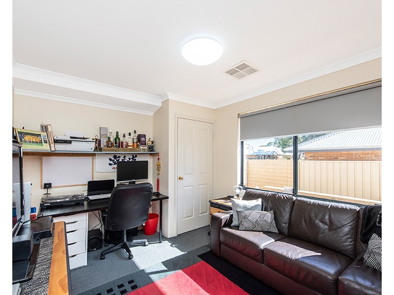 15 Bobtail Bend, Wannanup WA 6210