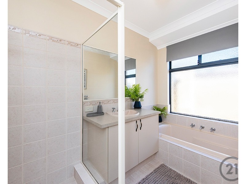 15 Bobtail Bend, Wannanup WA 6210