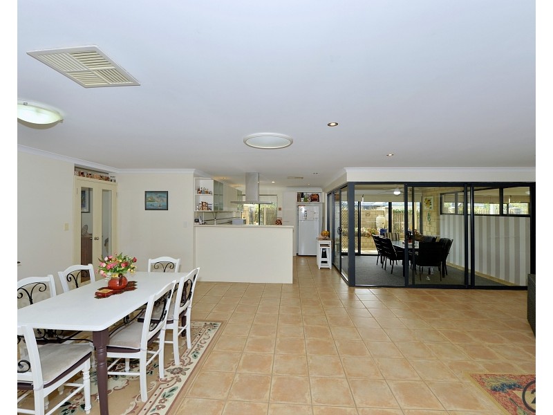 6 Cohen Vista, Lakelands WA 6180